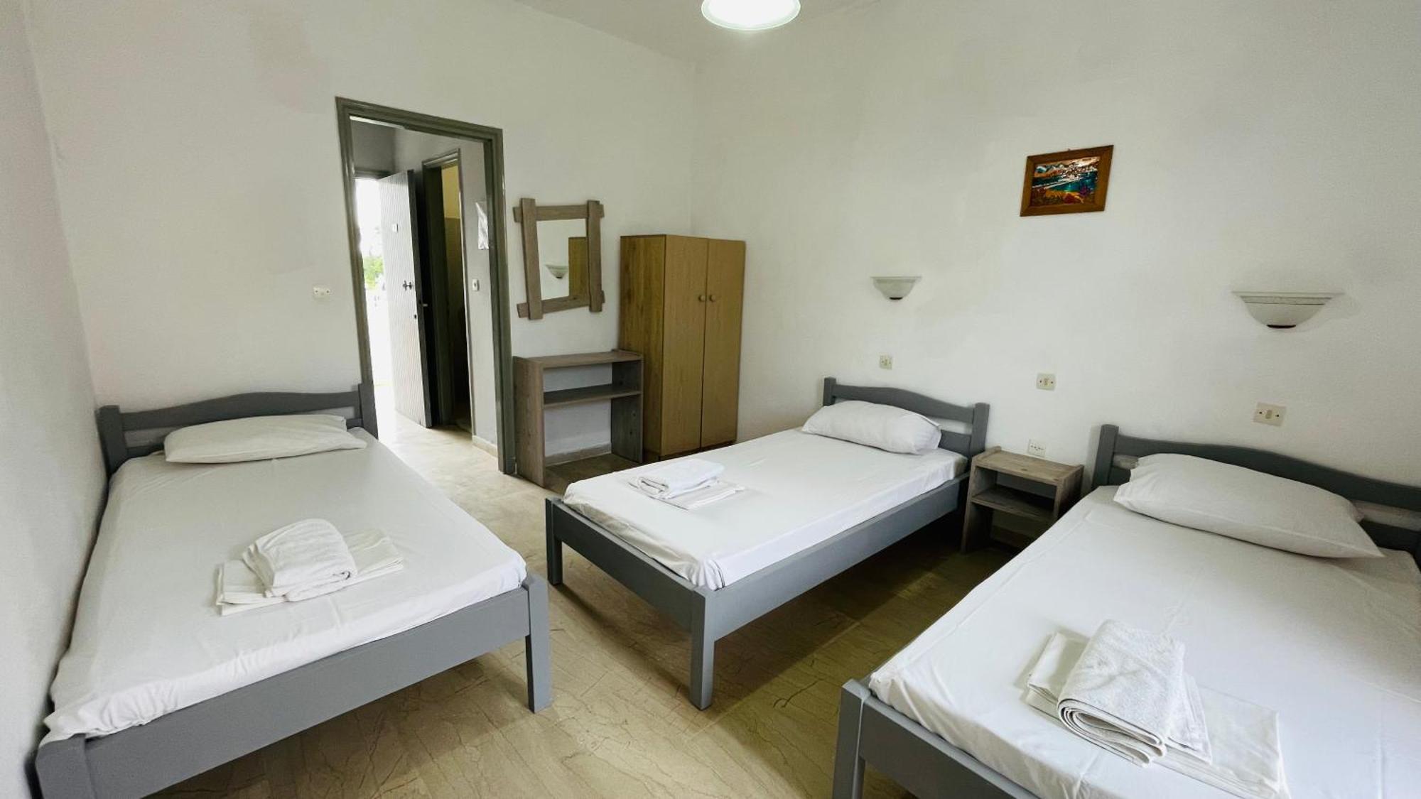 Full House Kavos Hotel Exterior photo