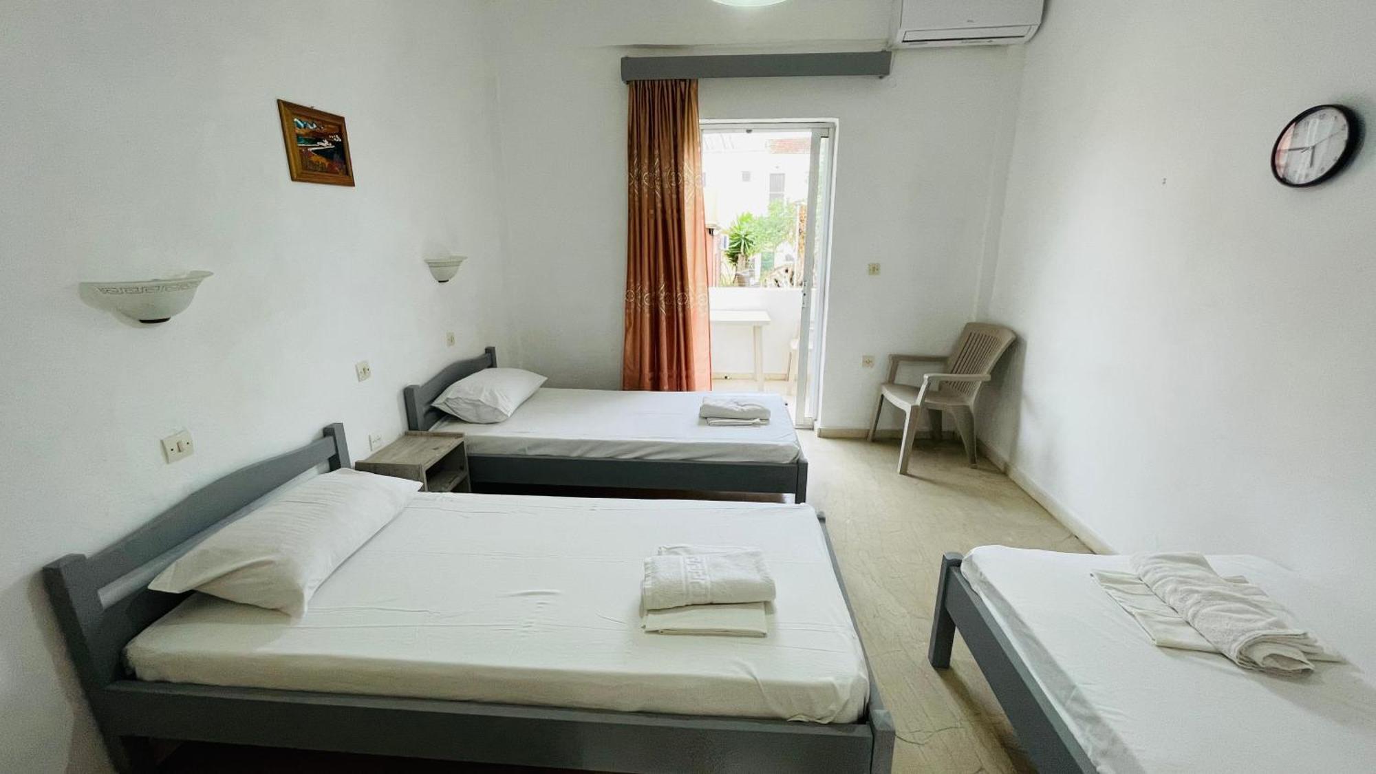 Full House Kavos Hotel Exterior photo